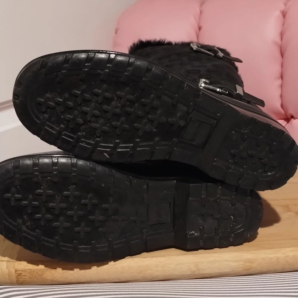 Michael Kors Size 7M NWOT Winter/Rain Boot - Picture 4 of 10